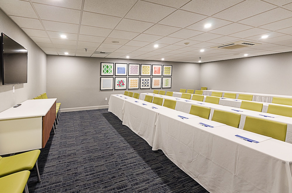 Holiday Inn Express Lexington by IHG - photo 30