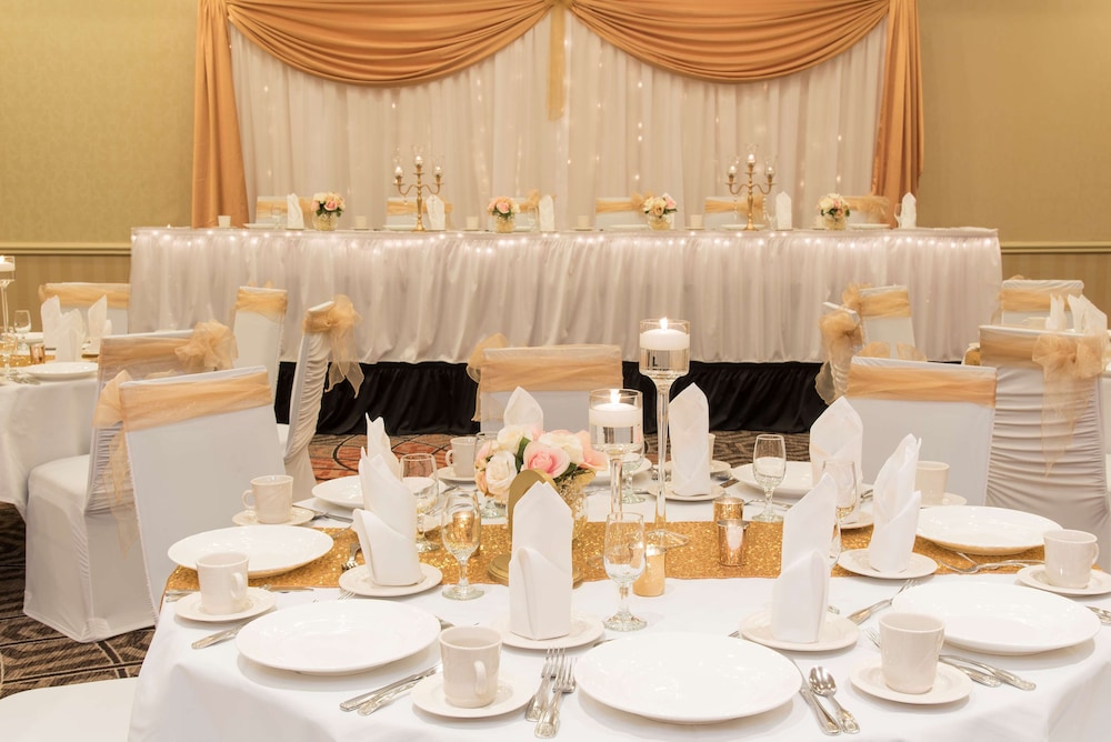 DoubleTree by Hilton Hotel Grand Rapids Airport - photo 63