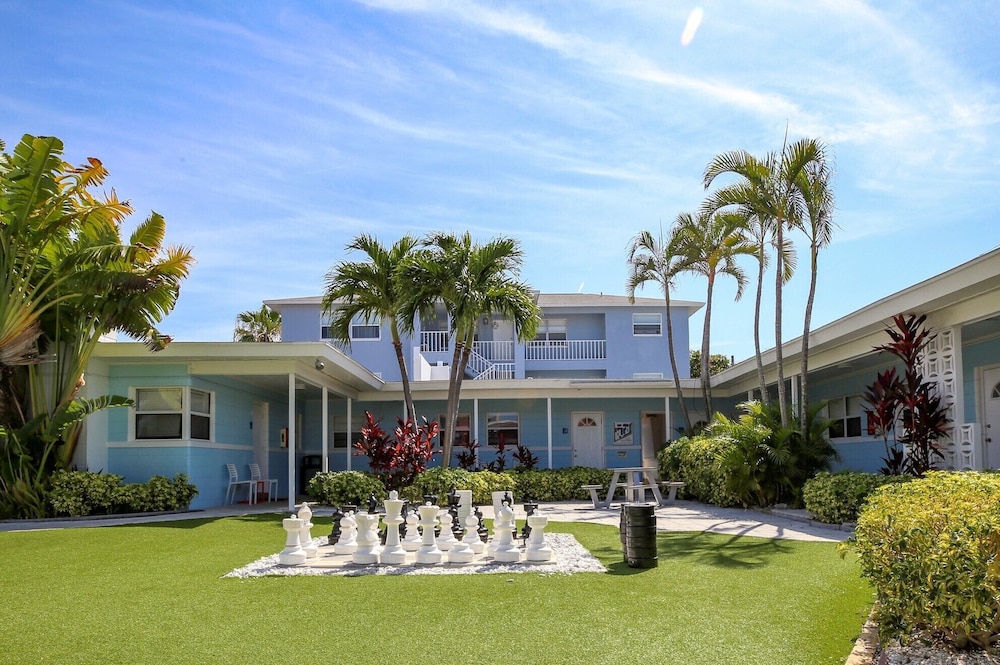 St Pete Beach Suites - photo 95