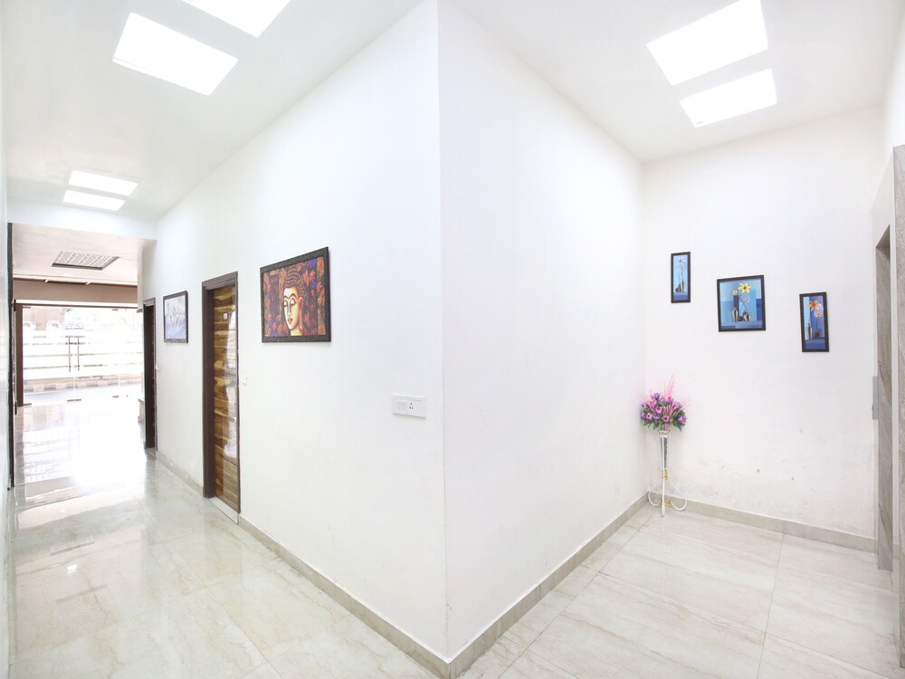 OYO 14790 Hotel Destiny Inn
