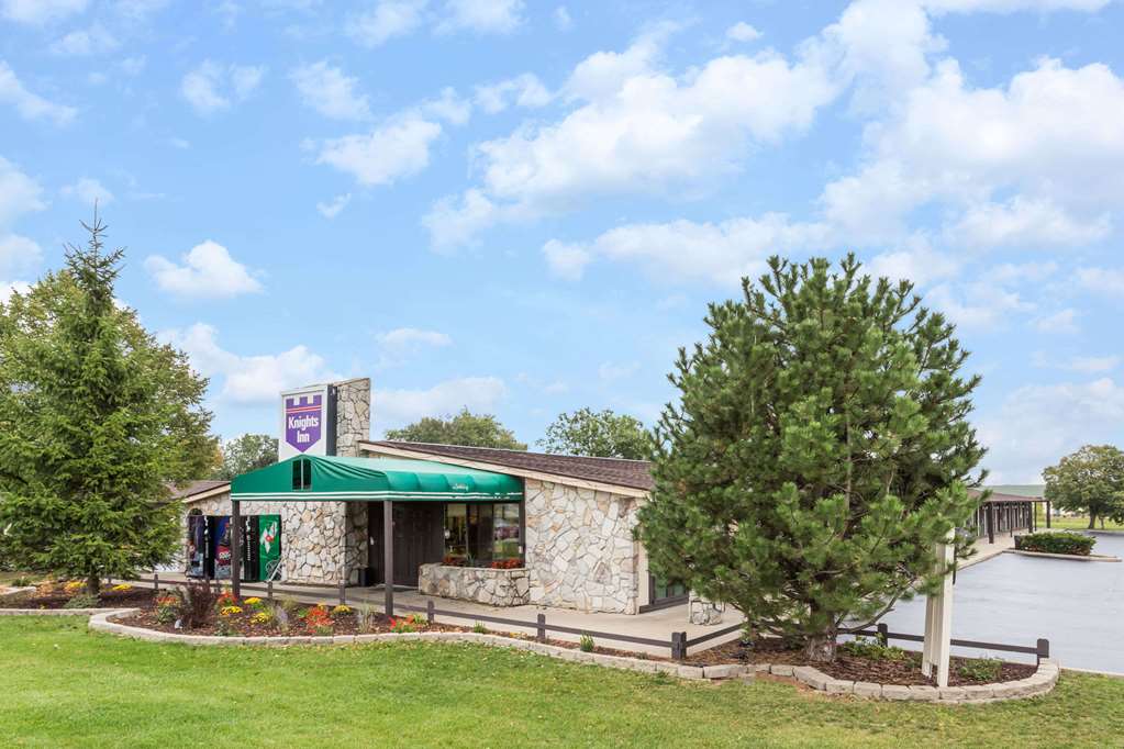 Knights Inn Racine - featured photo