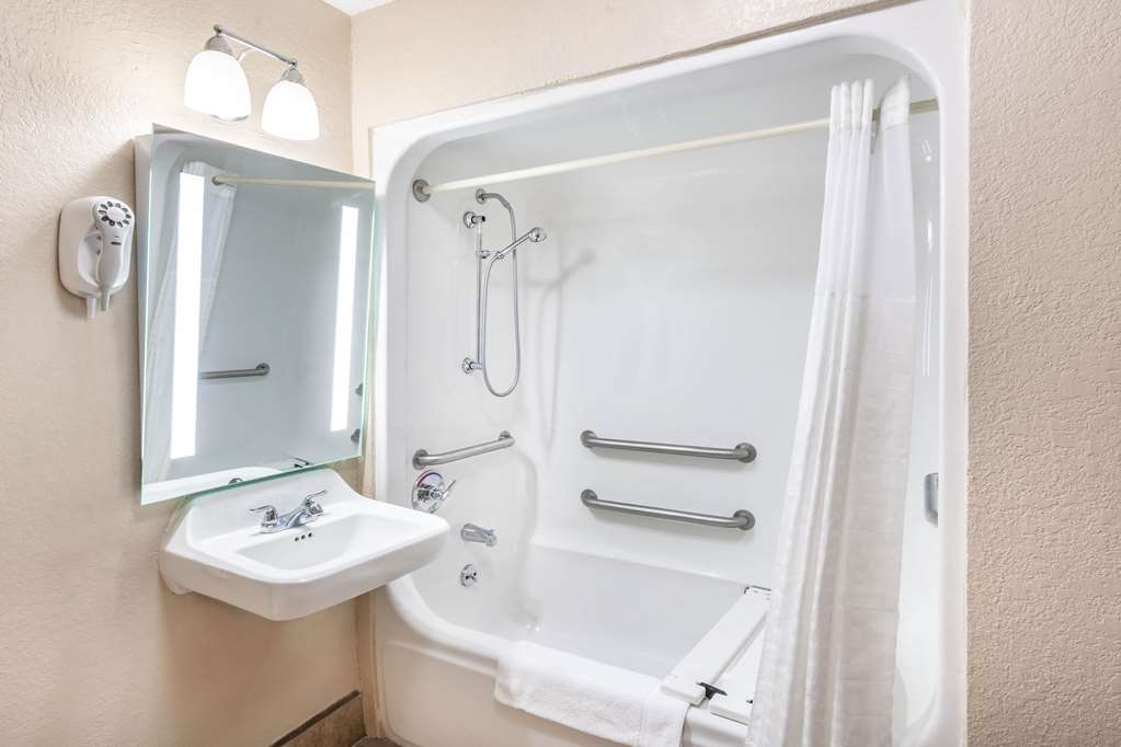 Baymont by Wyndham Tupelo - photo 9