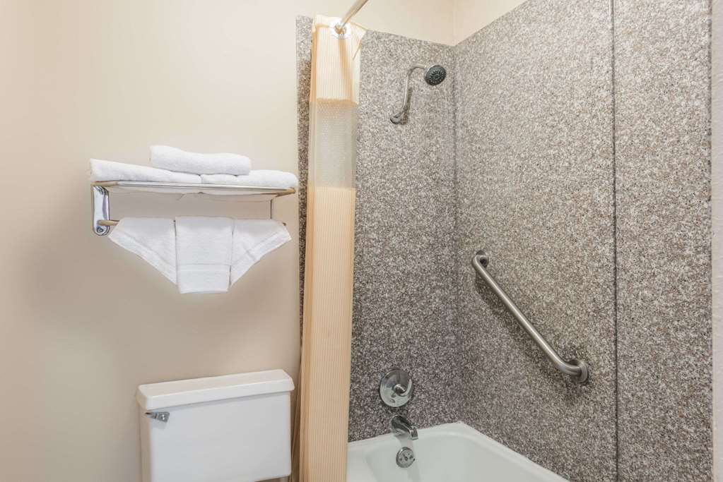 Knights Inn Greenville TX - photo 11