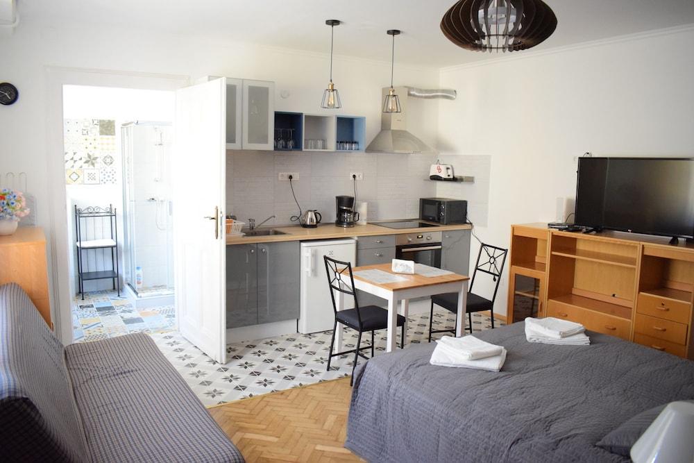 Diamond Astoria 4 Quiet Apartment — 4-Star Luxury Hotel in Budapest, Hungary