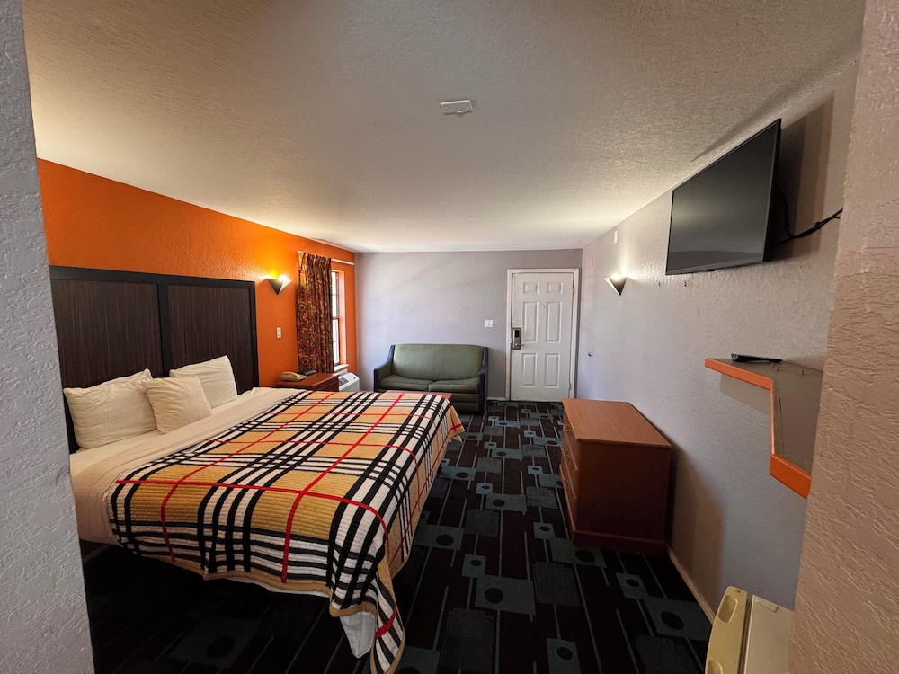 Luxury Inn — San Antonio — photo 3