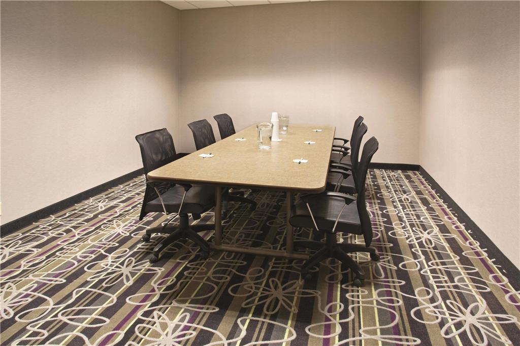 La Quinta by Wyndham Denver Englewood Tech Center - photo 33