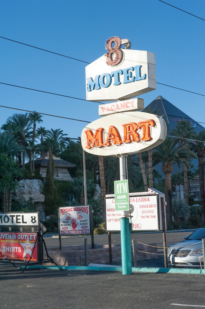 Motel 8 Las Vegas - photo 3