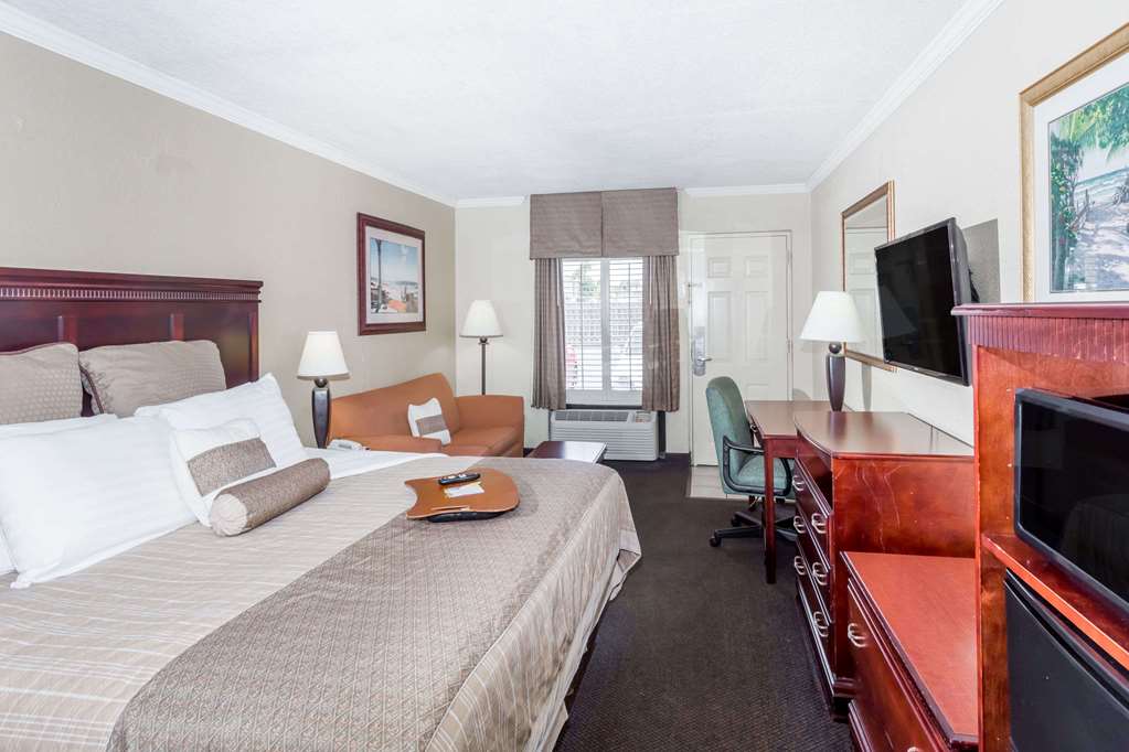 Days Inn by Wyndham Destin - photo 8