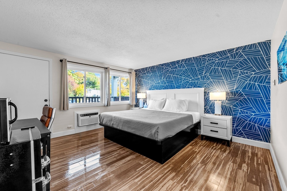Green Harbor Hotel - photo 42