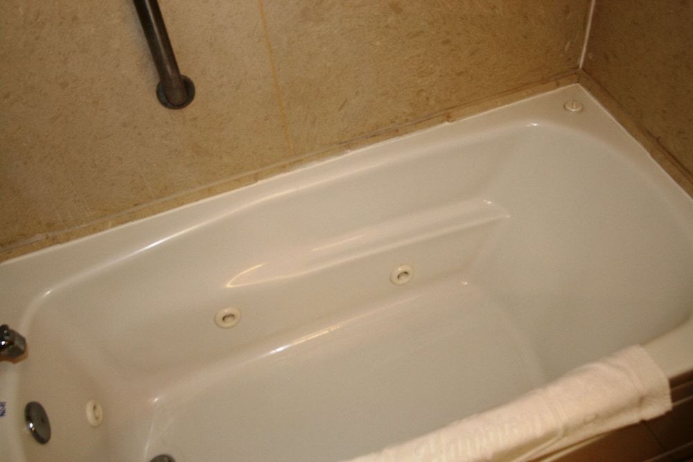 Hampton Inn Canton - photo 10