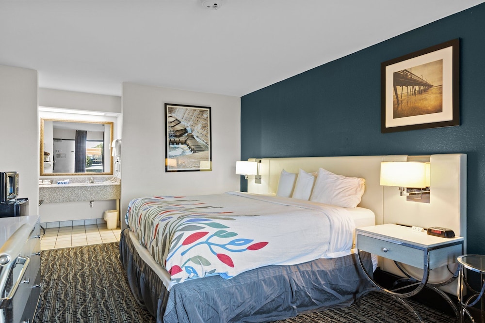 Garnet Inn & Suites Morehead City near Atlantic Beach - photo 12