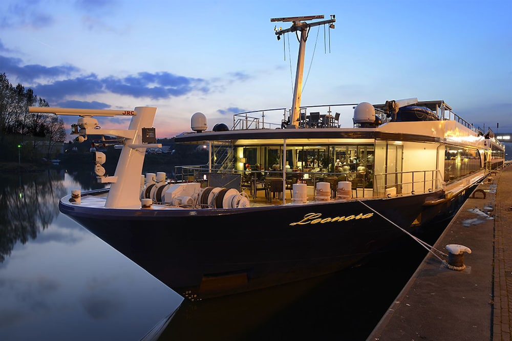 Hotelships Holland HS Leonora Messe — carbon neutral stay, Duesseldorf