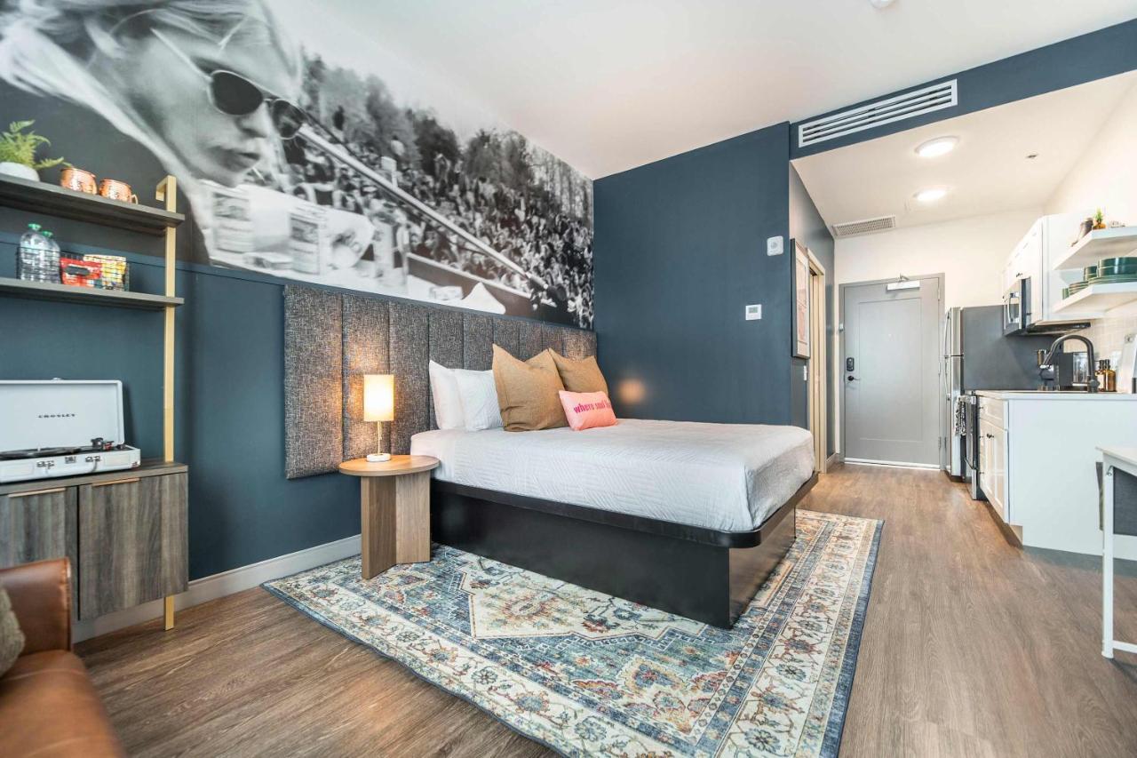 Chill Like Gregg Sunlit Southern Vibe in Macon, United States