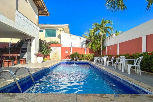 Casa com piscina e churrasq em Lauro de Freitas BA — 4-Star Luxury Hotel in Lauro De Freitas, Brasil