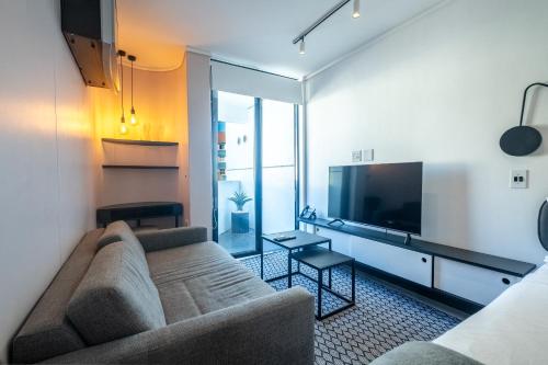 Flamingo 104: Modern Studio Unit with Balcony