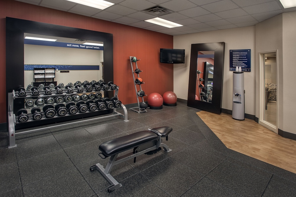 Hampton Inn & Suites Milwaukee Downtown - photo 38