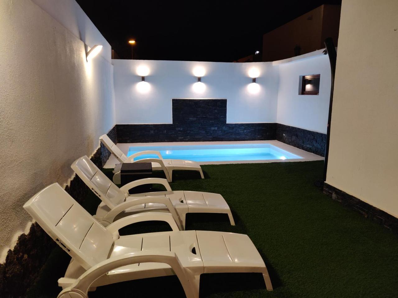 Sunny Paradise Heater Pool in Corralejo, Spain