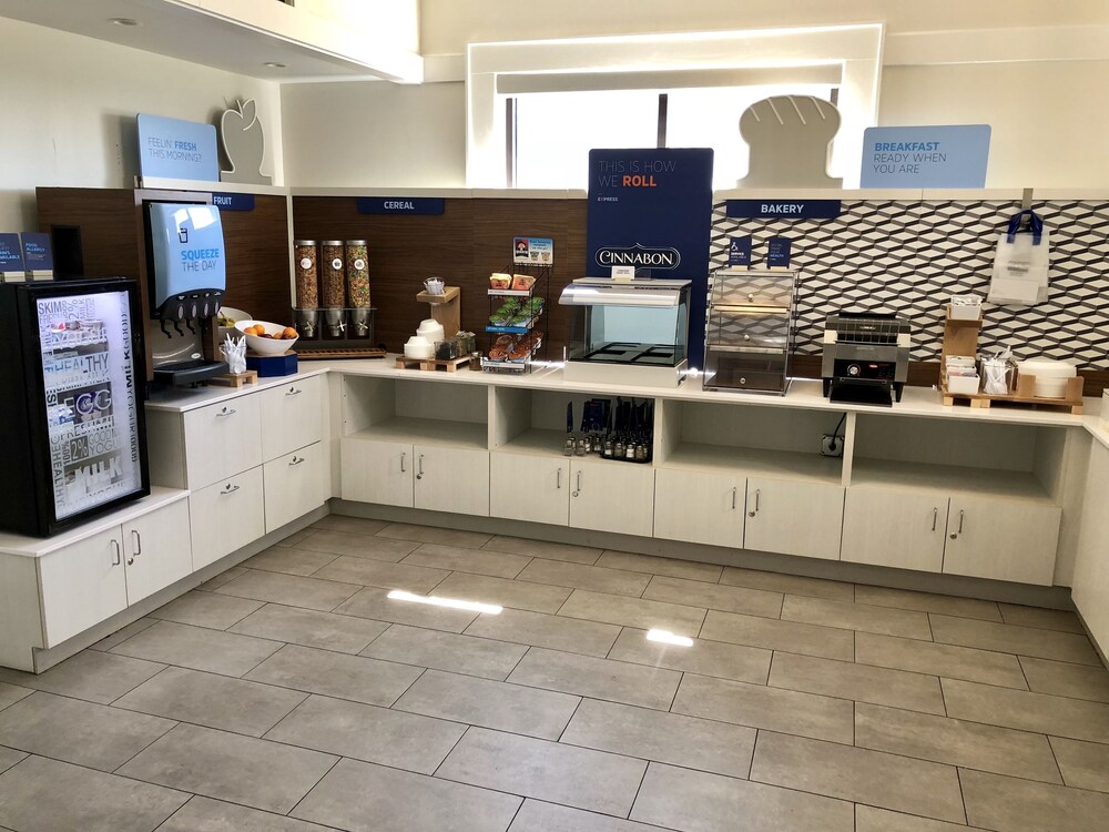 Holiday Inn Express Springfield by IHG - photo 36