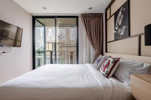 Palm Springs Nimman 810 Deluxe 1BR Garden View near One Nimman — 4-Star Luxury Hotel in Chiang Mai, Thailand