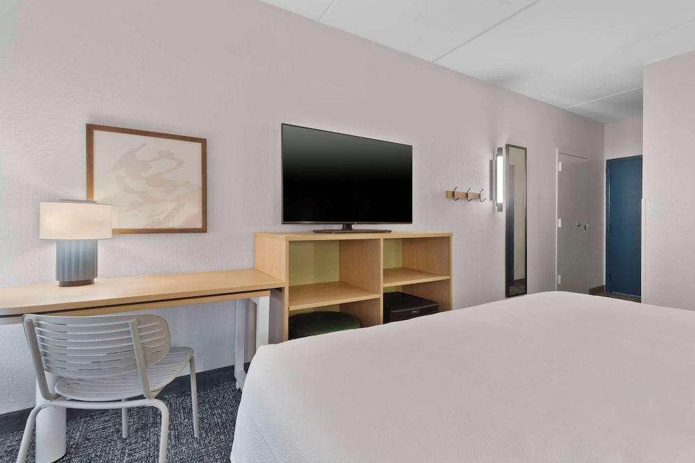 Spark by Hilton Grand Prairie - photo 10