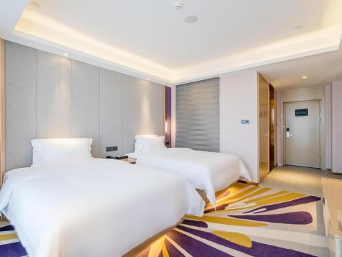 Lavande Hotel Luzhou Wanda Plaza Southwest Commercial City — hotel in Luzhou