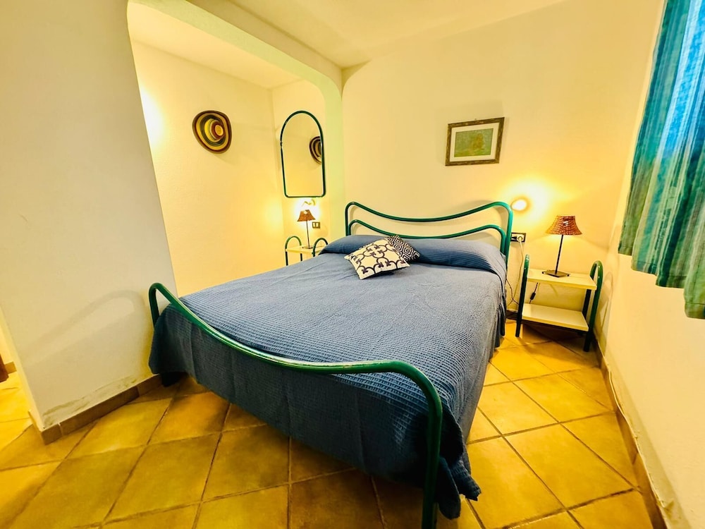 Domo De Chessa — 4-Star Luxury Hotel in San Teodoro, Italy