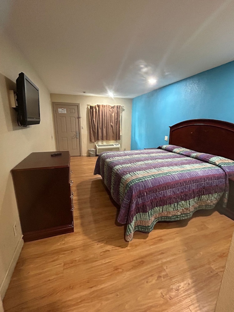 Blue Star Inn - photo 16