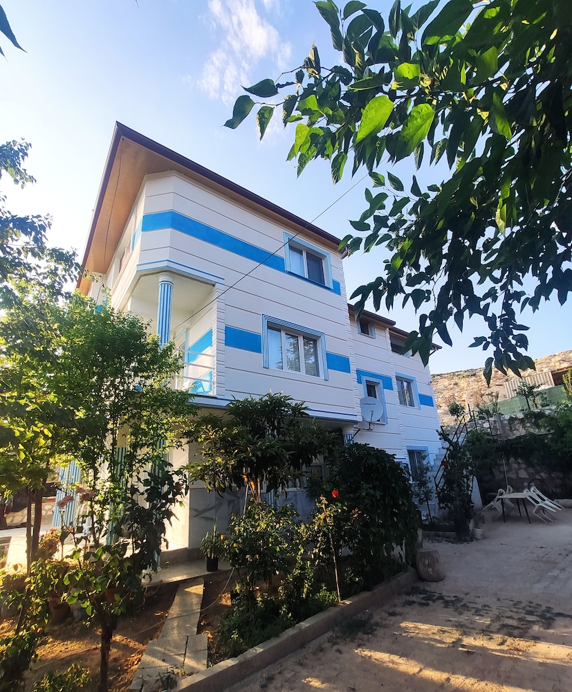 Kaplan Pansiyon — Yesilova