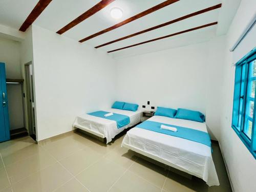 Amanecer Santorini in Unknown City, Colombia