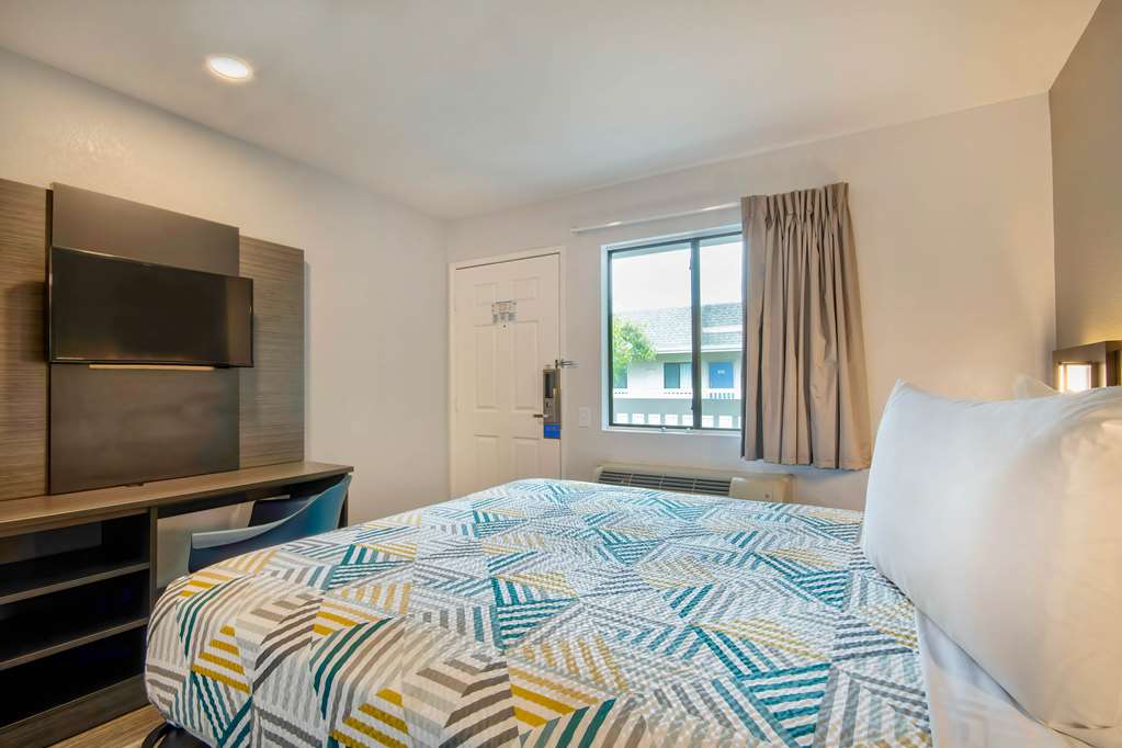 Motel 6 Marina CA Monterey - photo 28
