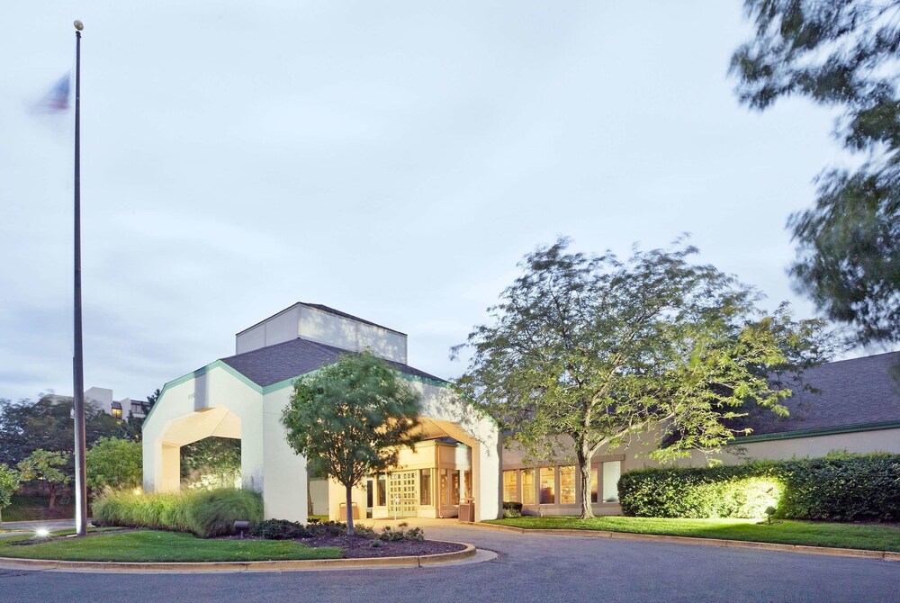 Overland Park Hotel - photo 21