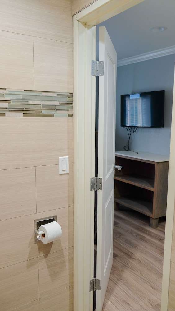 El Patio Hotel - photo 5