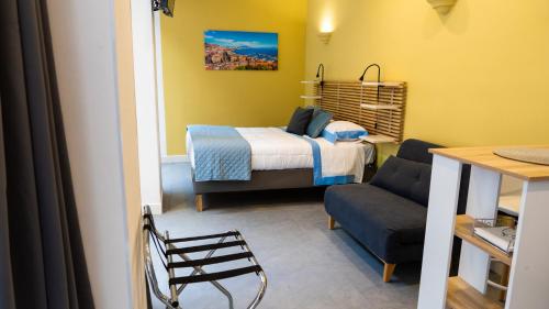 Real Passeggio di Napoli — 4-Star Luxury Hotel in Naples, Italy