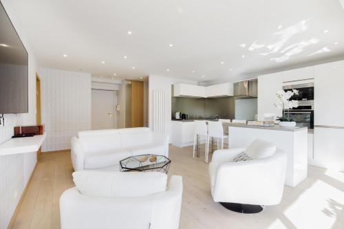 Carlton Area Xxl Luxe 1 Bed with Large Terrace — 4-Star Luxury Hotel in Cannes, France