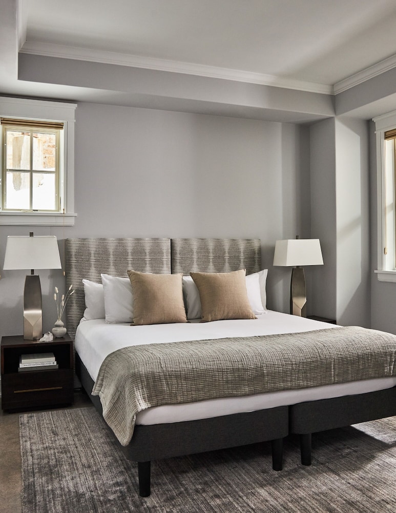 Element 52 Auberge Collection - photo 35