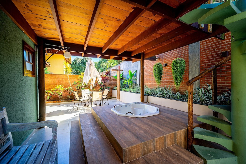Bz21 Casa com Jacuzzi e churrasqueira — 4-Star Luxury Hotel in Armacao De Buzios, Brasil