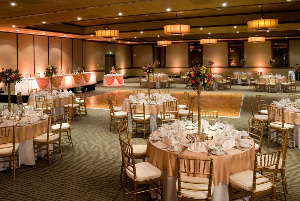 Airtel Plaza Hotel - photo 52