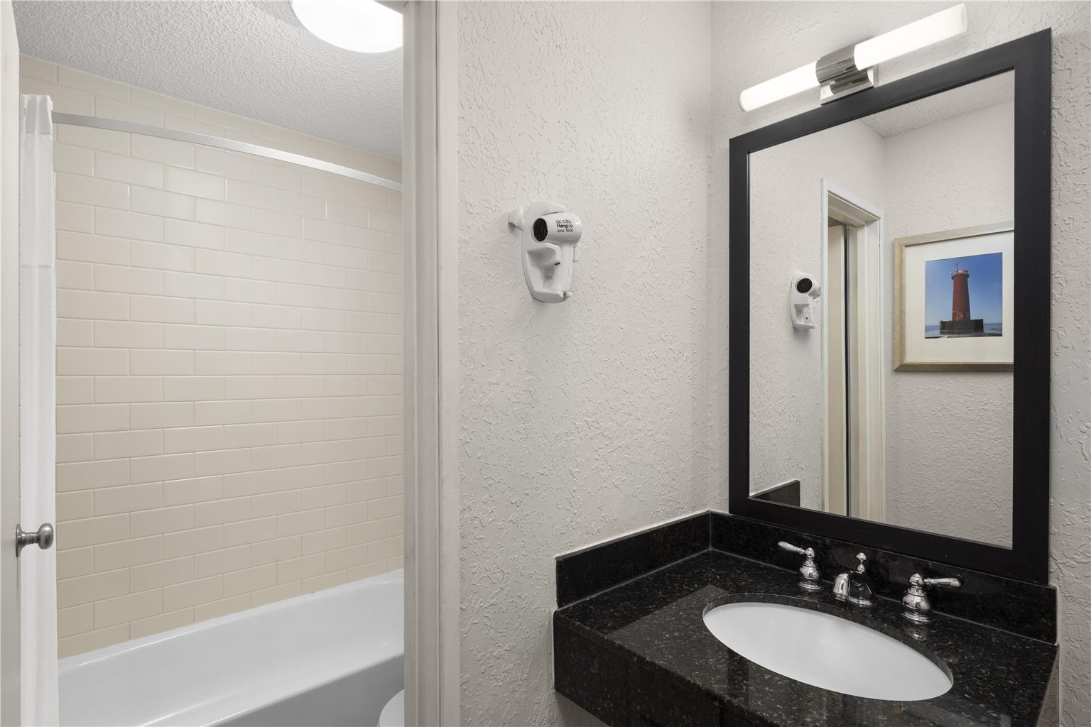 Harbor Town Inn BW Signature Collection - photo 32