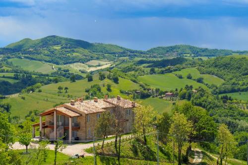 Country House Ca'Balsomino — 4-Star Luxury Hotel in Urbino, Italy