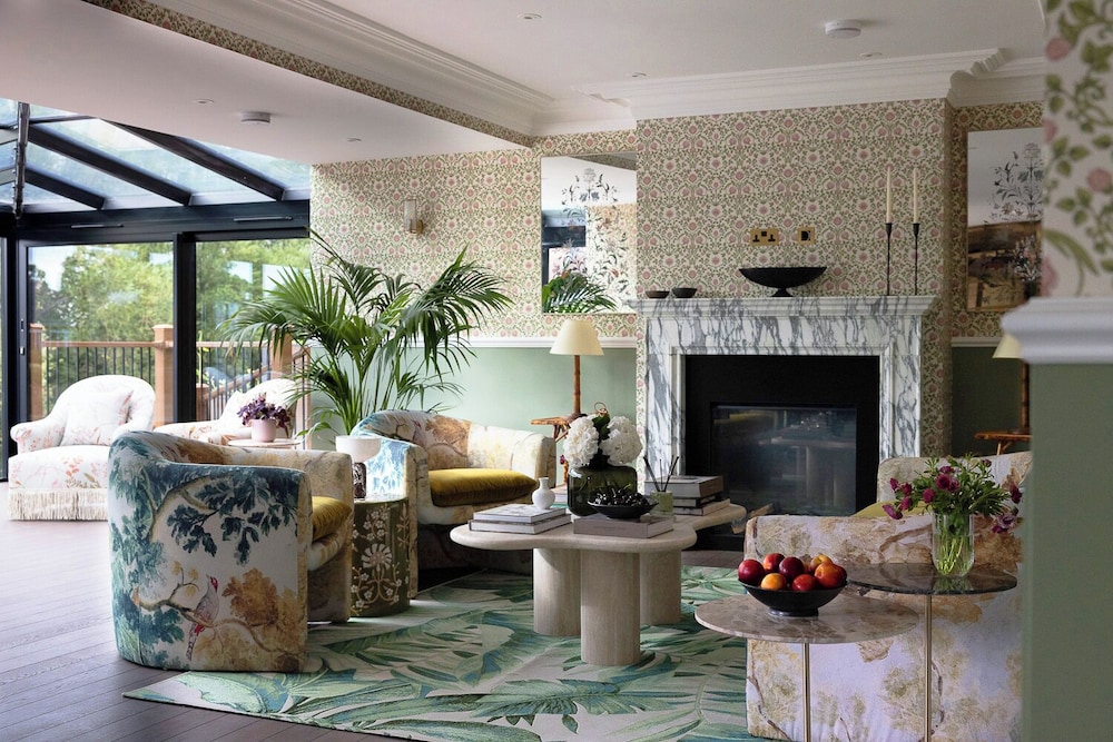 Thames Mansion Water View — hotel in Staines