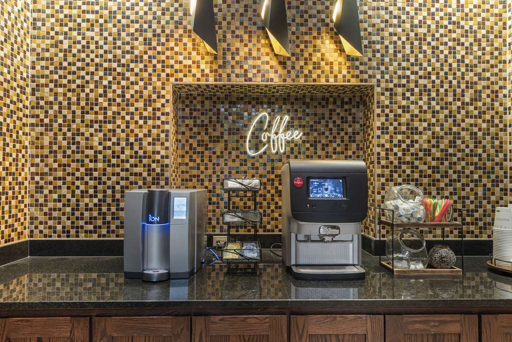 Best Western Plus Ramkota Hotel - photo 34
