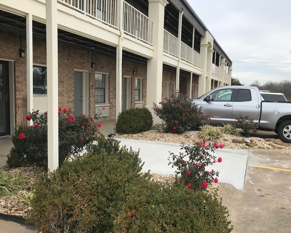 Walnut Inn Motel - photo 18