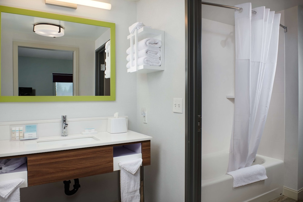 Hampton Inn Sherwood Portland - photo 16