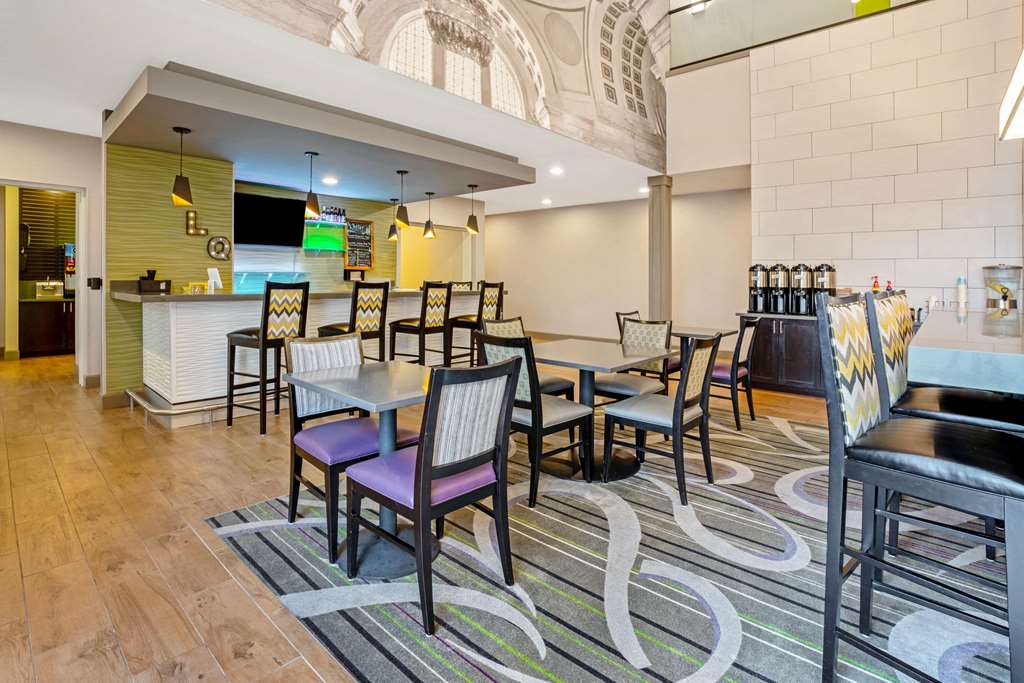La Quinta Inn & Suites by Wyndham Tumwater Olympia - photo 41