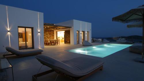 Villa Dilion Luxury Villa in Antiparos — 4-Star Luxury Hotel in Agios Georgios, Greece