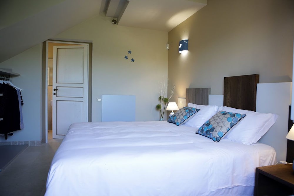 Avion B&B — Elmas — photo 3