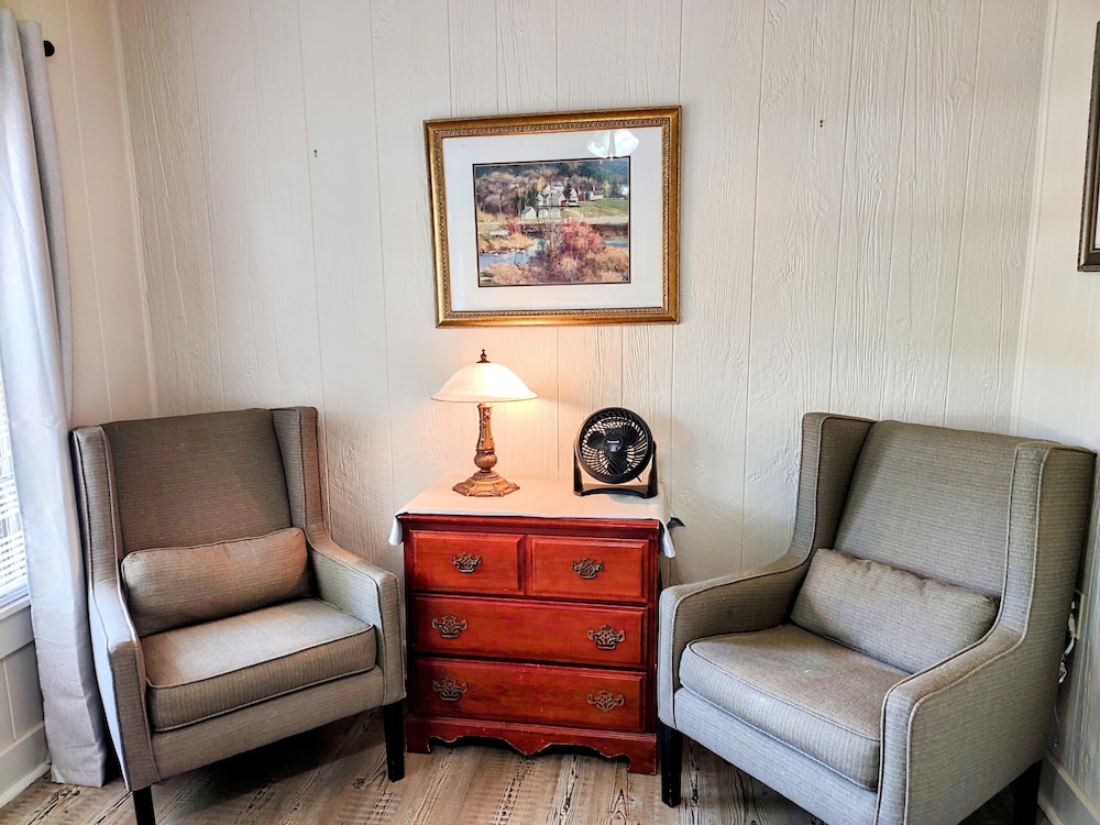 Edgewater Resort Cottage #1 - photo 6