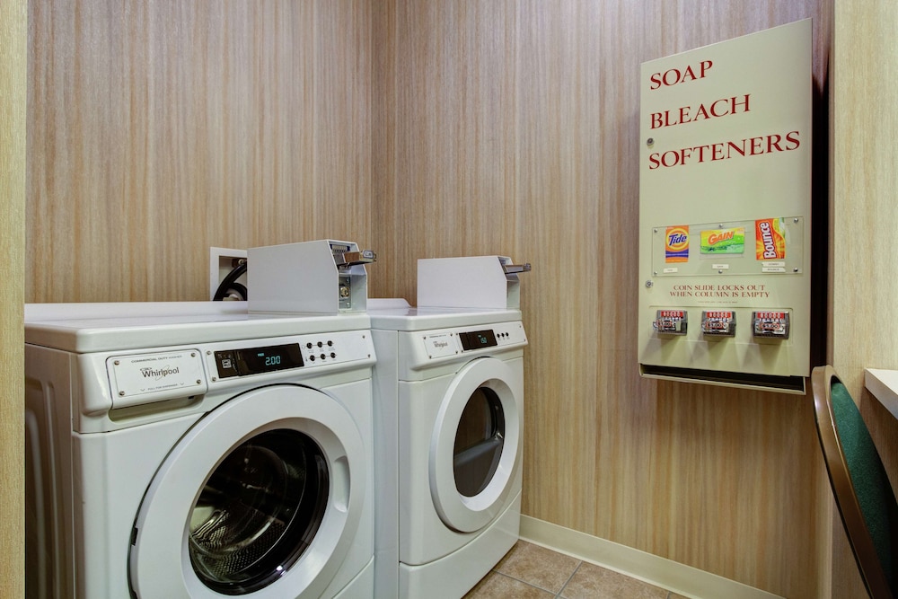 Hampton Inn Salina - photo 30