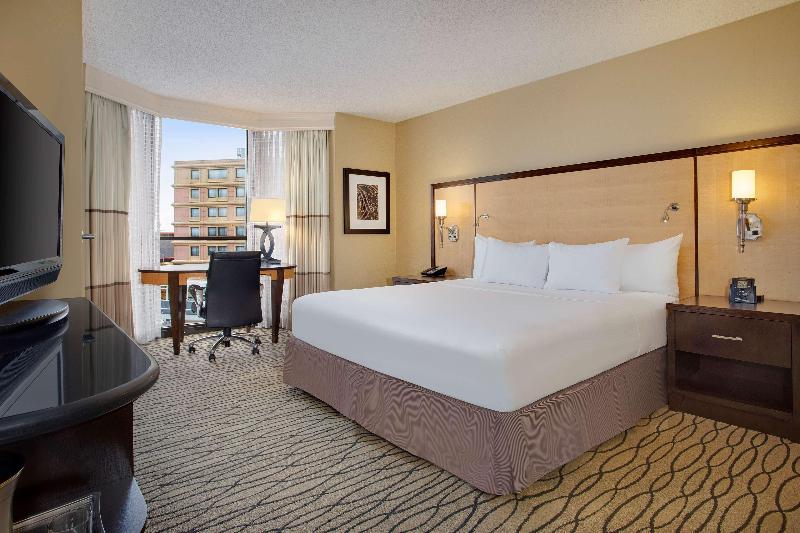 Hilton Rosemont Chicago O'Hare - photo 56