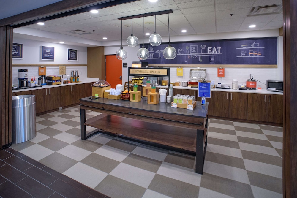 Hampton Inn Atlanta Fayetteville - photo 18
